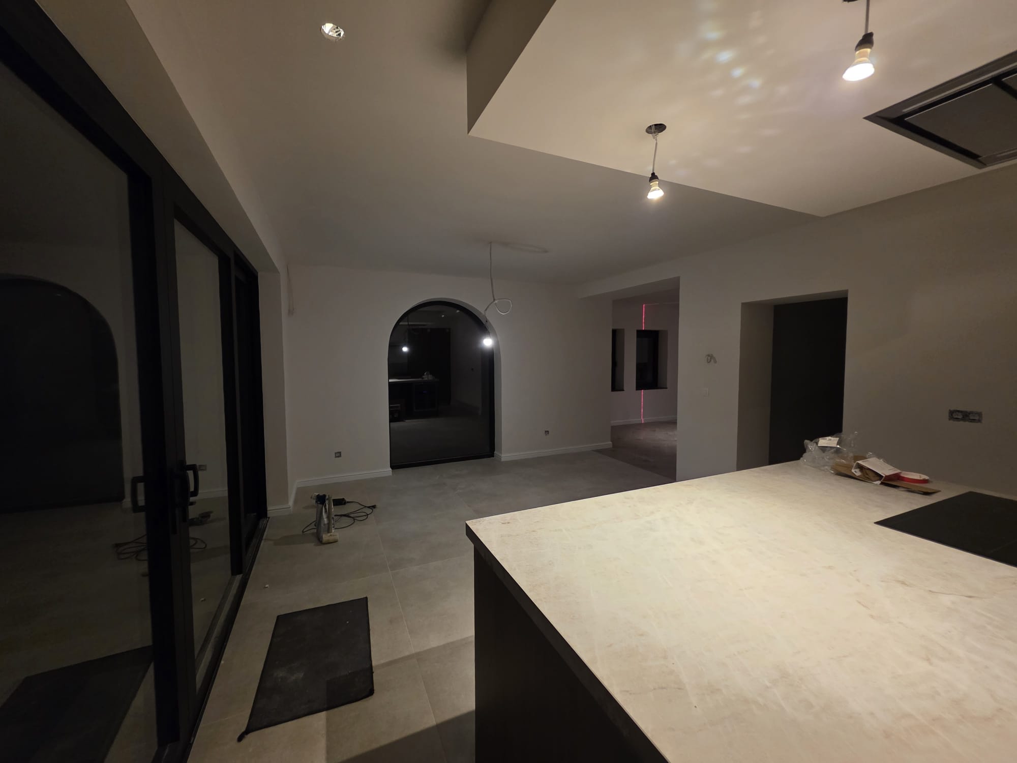 Airless interieur afwerking — strakke wanden door NTS Pro Genk